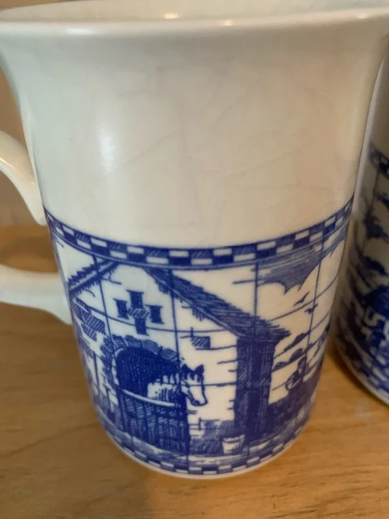 4 Churchill Blue and White Tea Mugs - Picture 2 of 6